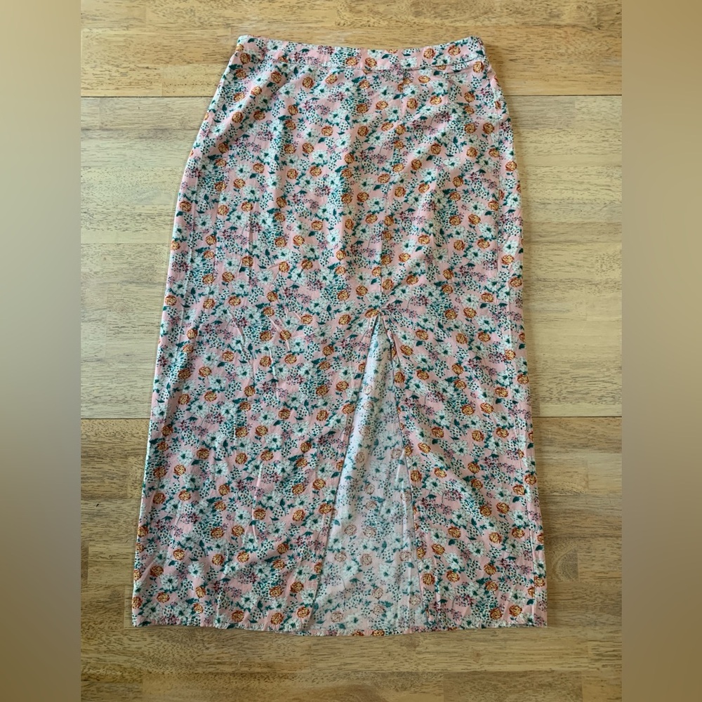 Wild Fable Pink Floral Maxi Skirt with Front Slit Detail szM